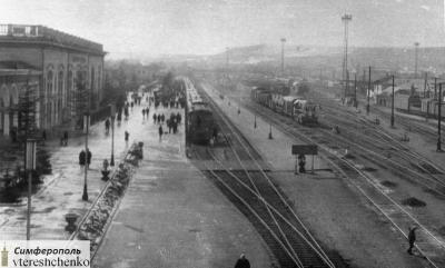 Прикрепленное изображение: Вид с моста на вокзал.jpg